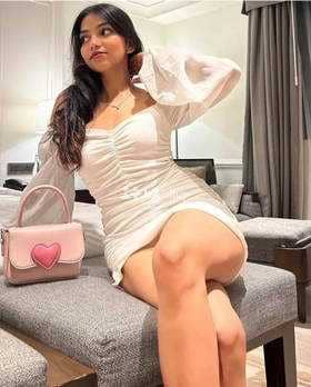 meet rupa the nineteen year old call girls you desire local to mathura playful adorable red eyes and blue hair - Call Girls in Mathura