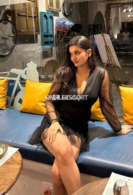 pretty black hair and brown eyes available for business trip service seductive available now trusted reliable service - Call Girls in Mathura