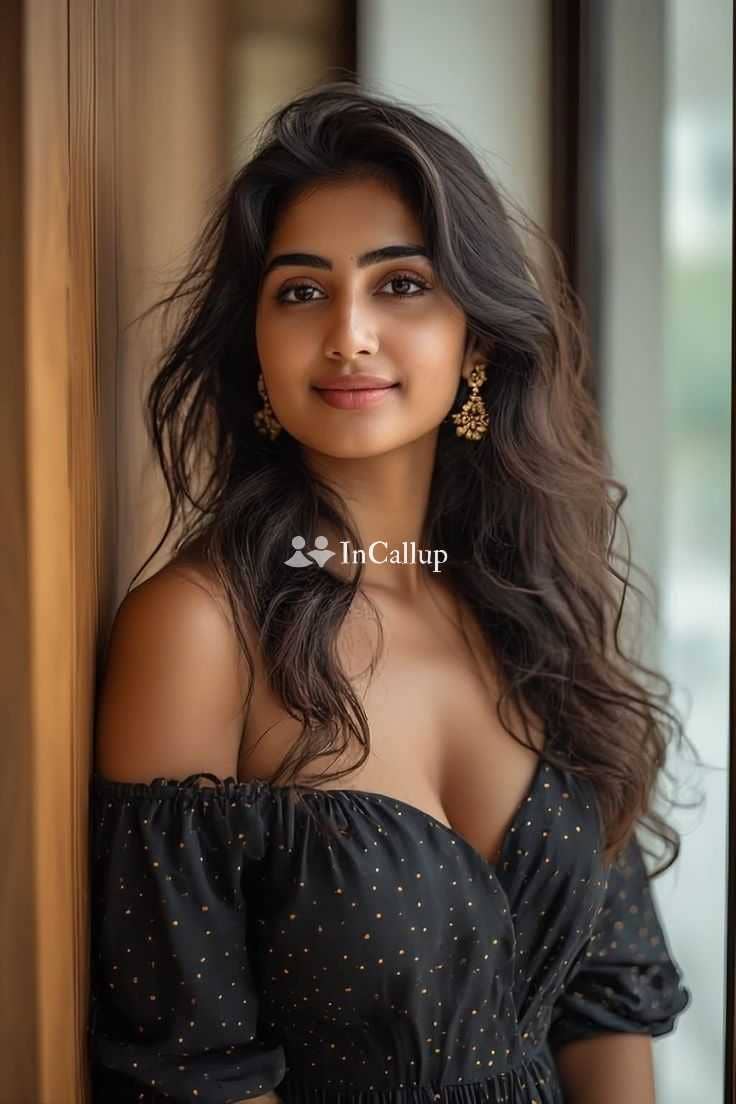 escort service in mau available for flexible hours known for being sexy luxury black hair and black eyes angelic - Call Girls in Mau