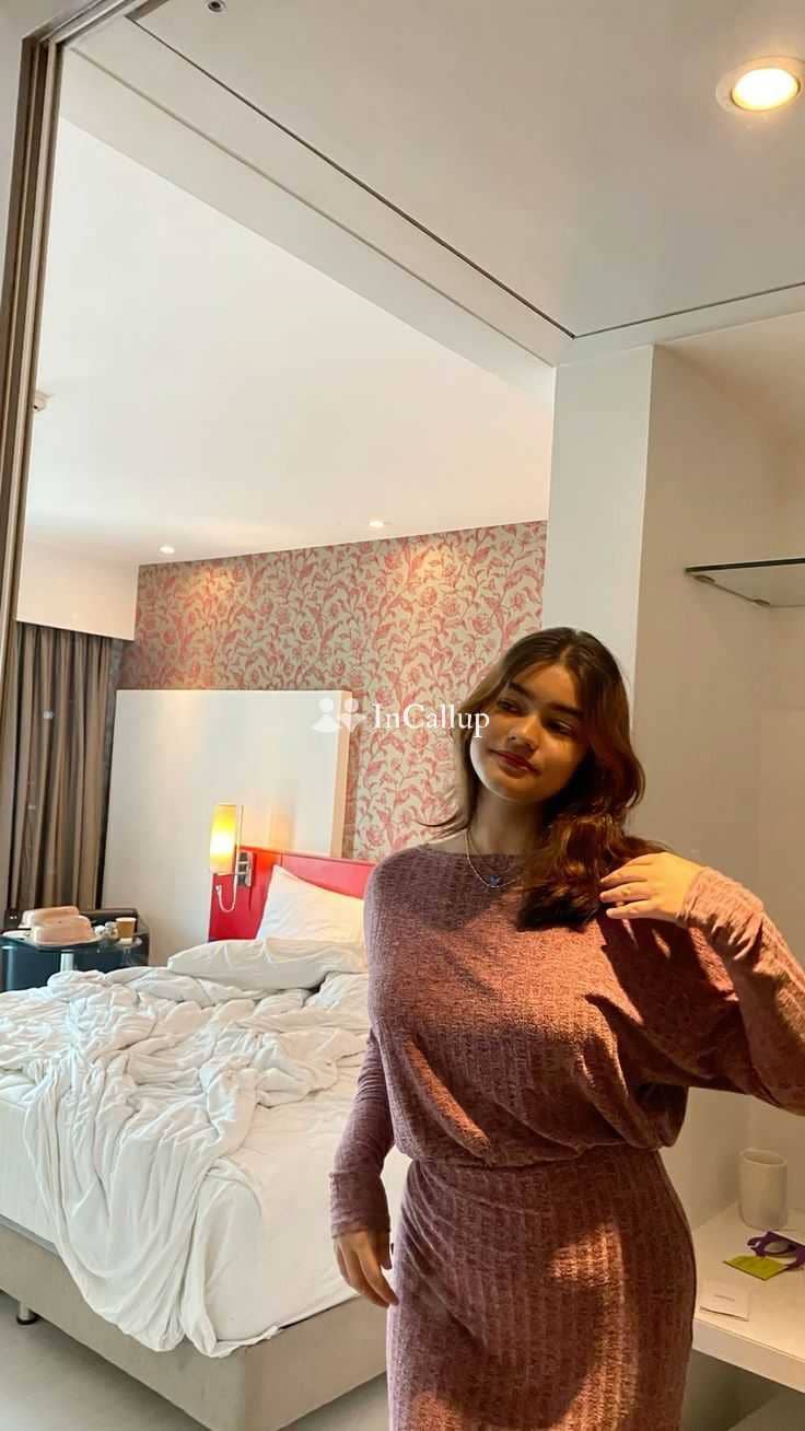 available for flexible hours youthful black hair and blue eyes medinipur escort service known for being glamorous - Call Girls in Medinipur