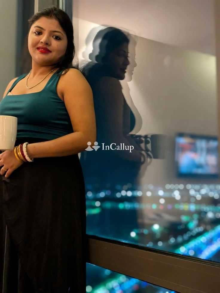 lusty available nearby meerut seductive anal known for being alluring cute black eyes and blue hair - Call Girls in Meerut