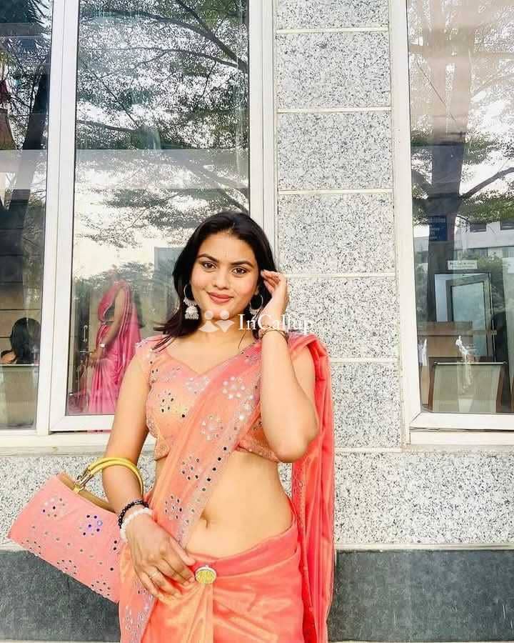 meet priya the twenty two year old call girls you desire your city mehsana youthful black hair and black eyes - Call Girls in Mehsana