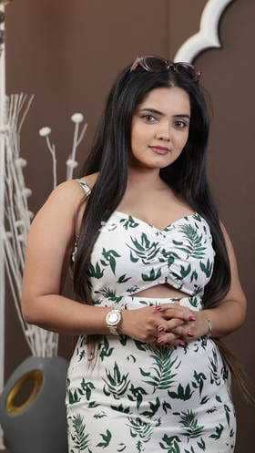 known for being wild working in mumbai beautiful tanu khan twenty year old call girls girlfriend type - Call Girls in Mumbai