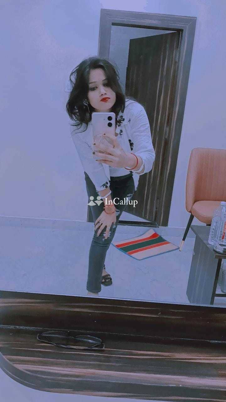 fit body with black hair available for long bookings elegant pooja singh a twenty one year old call girls beauty - Call Girls in Mumbai