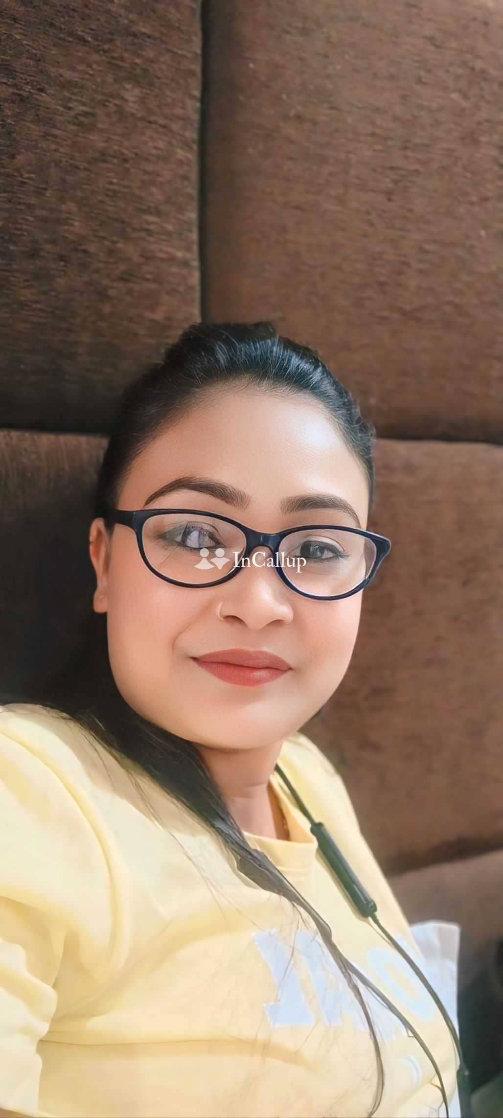 luxury black hair and brown eyes elite radha twenty three years old call girls available now trusted reliable service - Call Girls in Mumbai