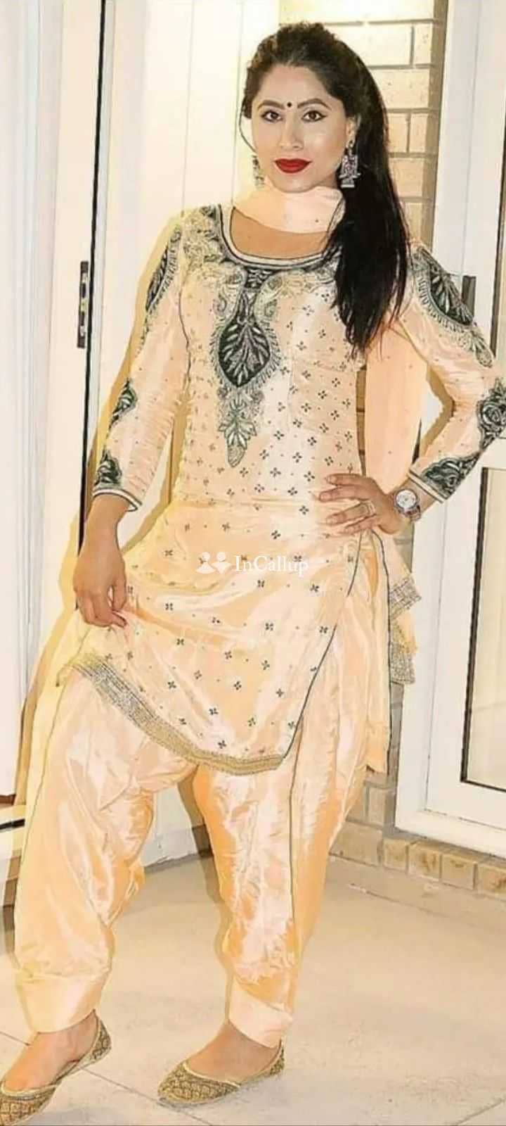 discover riya patel beautiful twenty two year old call girls available for overnight stays - Call Girls in Mumbai