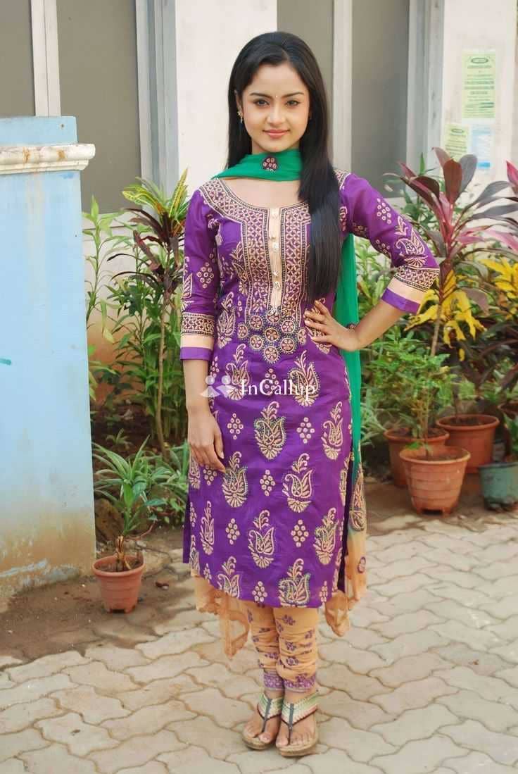 charming escort in mumbai known for being caring seductive black hair and blue eyes available for private dates - Call Girls in Mumbai