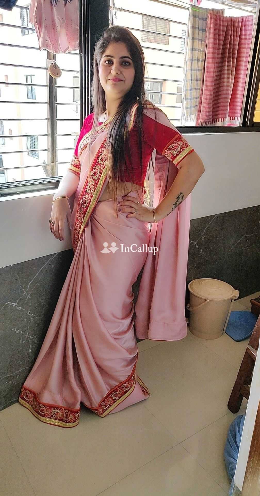 sexy oral girlfriend experience escort known for being charismatic available now trusted reliable service - Call Girls in Mungeli