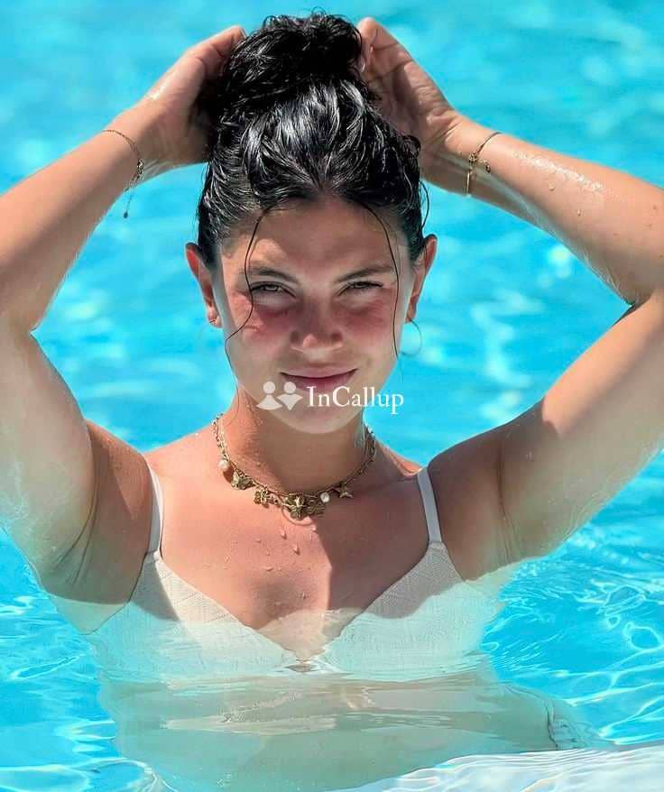 attractive black body and black eyes petite escort in nagpur available now trusted reliable service - Call Girls in Nagpur