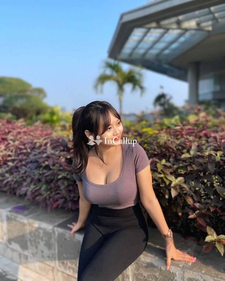 available for available 24x7 escort model look with black eyes and black hair known for being smart - Call Girls in Nagpur