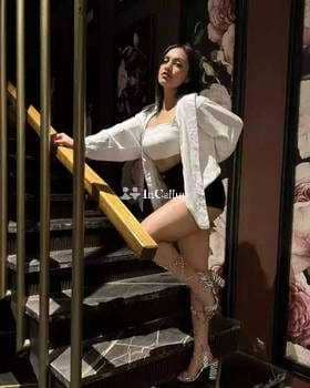 premium elegant kareena kumari a twenty year old call girls beauty stylish black hair and black eyes - Call Girls in Nainital