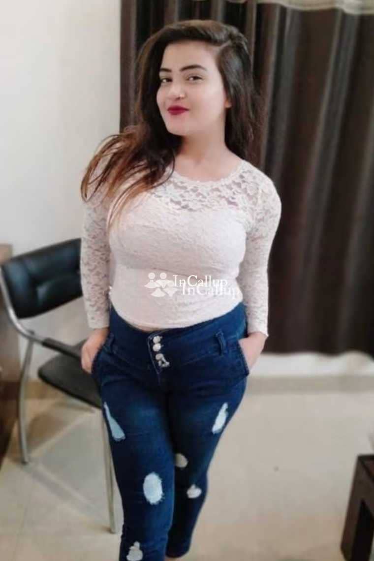 alluring auburn hair and black eyes available for girlfriend experience available now trusted reliable service - Call Girls in Nashik