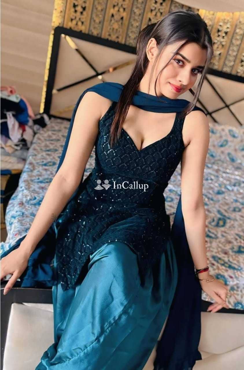 girl staying in navi mumbai bold black hair and brown eyes available for business trip service - Call Girls in Navi Mumbai