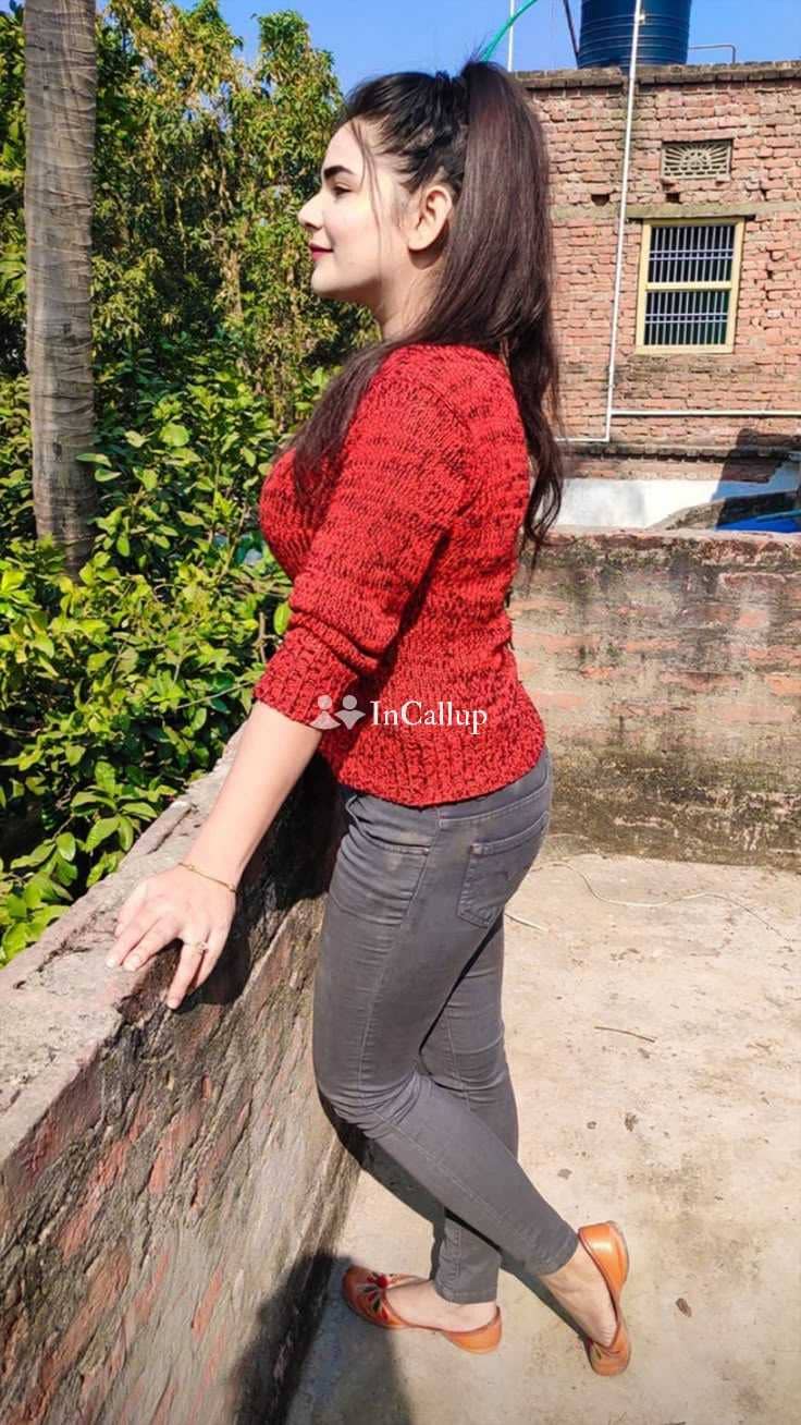 known for being charismatic available for day and night service erotic tempting black eyes and black hair - Call Girls in Navi Mumbai