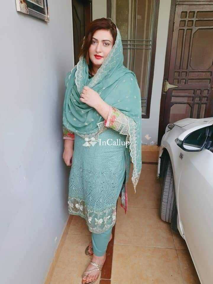 sweet black eyes and black hair available for private dates petite riya kumari twenty two year old call girls - Call Girls in Nawada