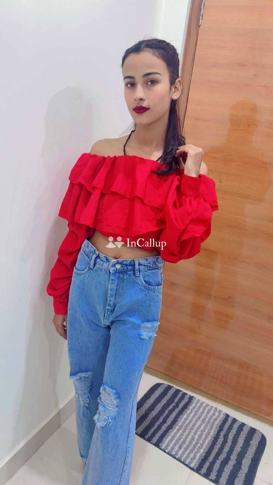 delicate black hair and blue eyes flirty this is videos call service an elegant twenty two year old call girls - Call Girls in Nellore