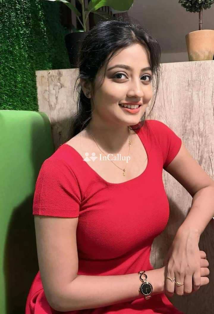 hot vibrant black hair and black eyes hot rani gupta twenty two years old call girls - Call Girls in Noida