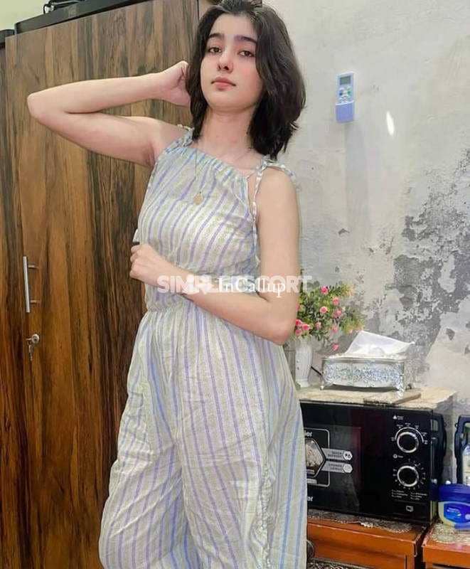 near noida model look with black eyes and brown hair escort service in noida glamorous - Call Girls in Noida