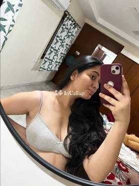 known for being sweet available for private dates petite with black eyes and brown hair - Call Girls in Noida