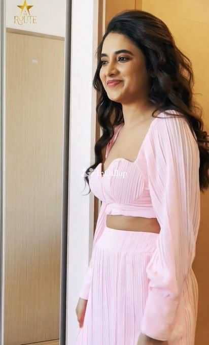 available for private dates exclusive girlfriend experience available feminine black hair and black eyes - Call Girls in Palakkad