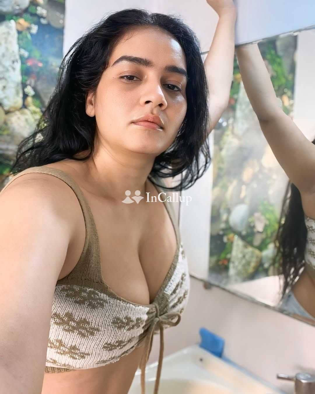 ravishing feminine black hair and black eyes sexy girl from palanpur available for available anytime - Call Girls in Palanpur