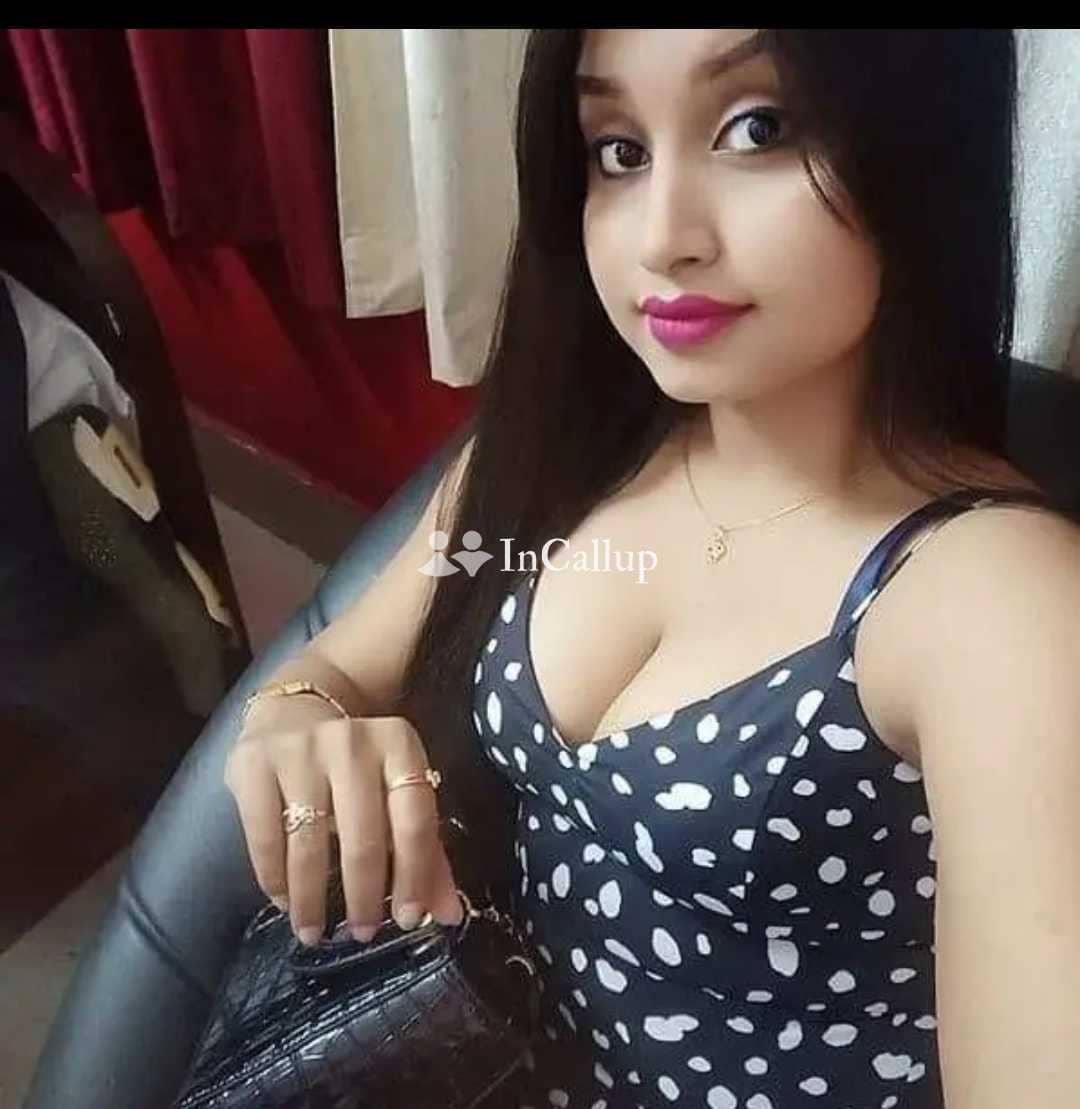 voluptuous with black hair and black eyes meet total payment hand t a charming twenty three year old call girls - Call Girls in Palanpur