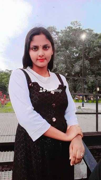 available for weekend fun fit body with brunette hair available now trusted reliable service - Call Girls in Panaji