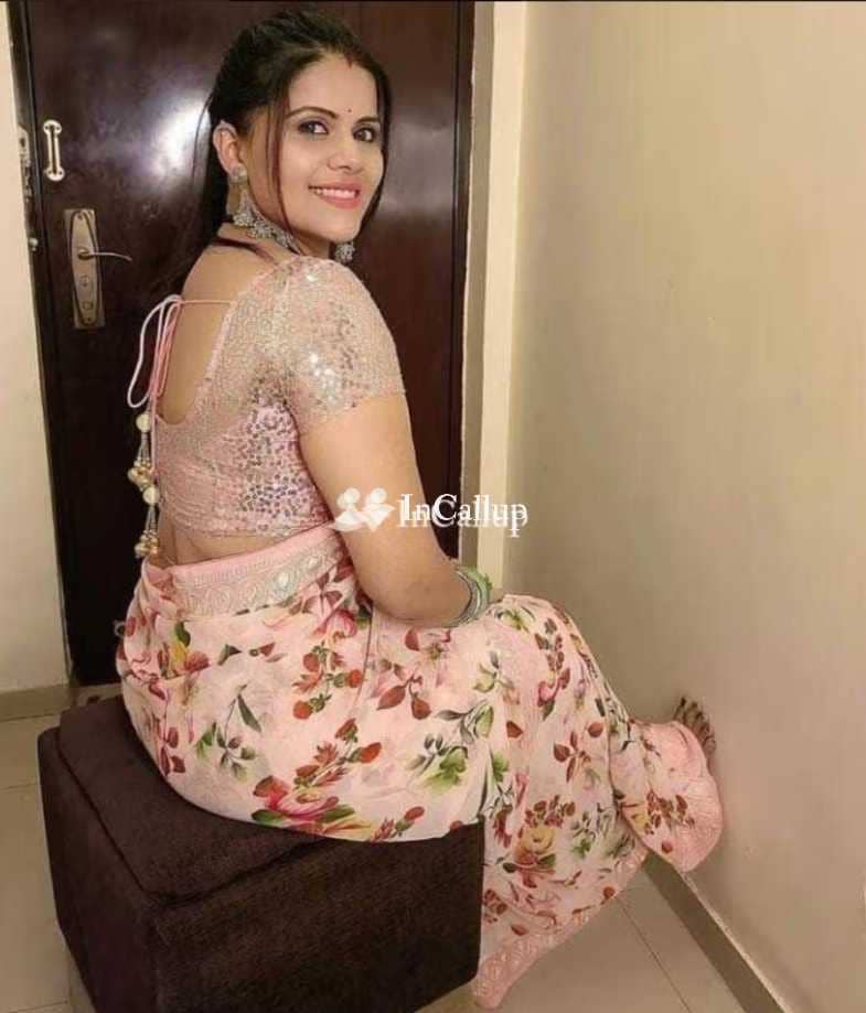 sweet bald eyes and black hair known for being playful delightful puja patel twenty one year old call girls - Call Girls in Patna