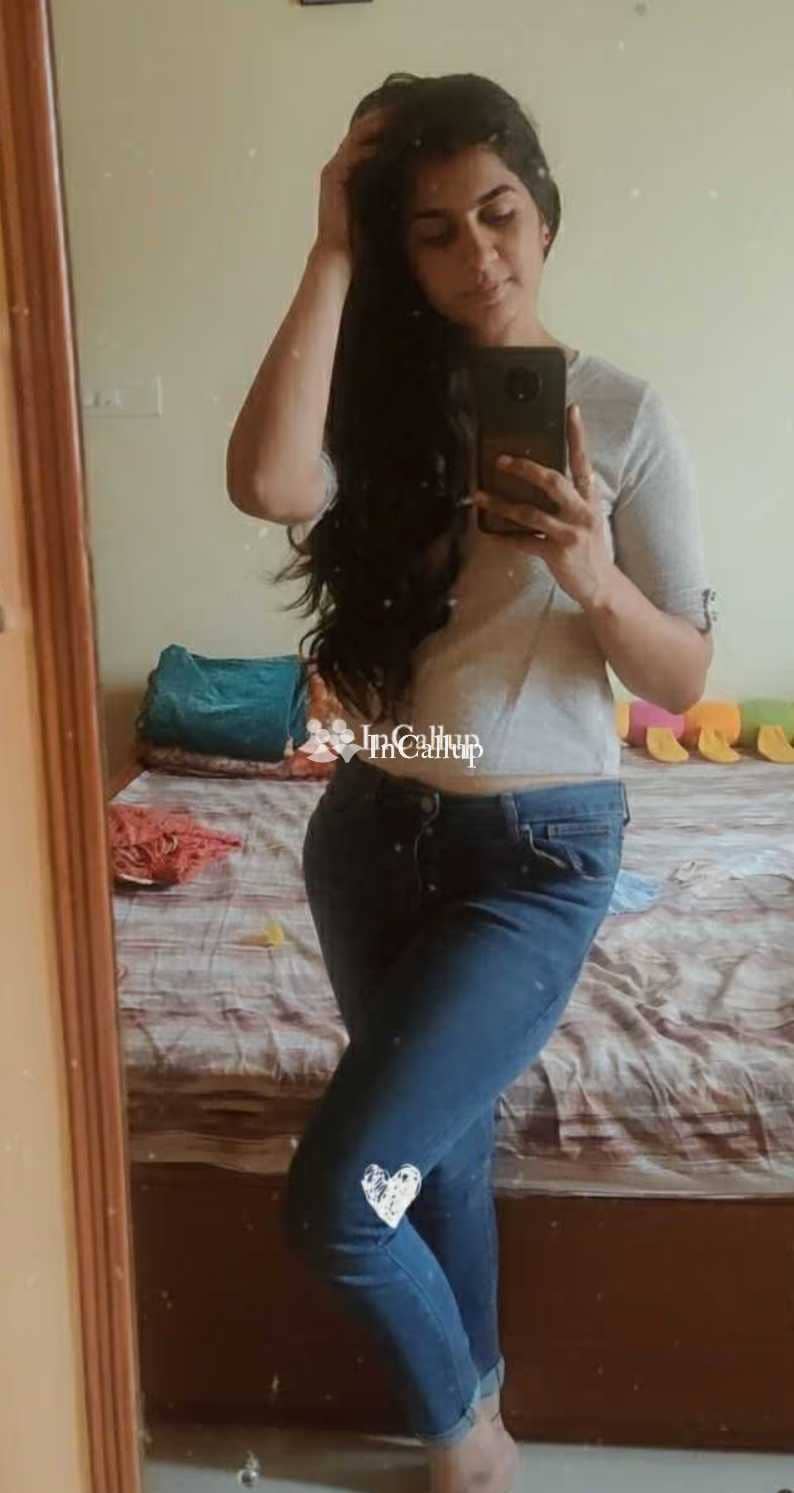 petite escort in patna available for available anytime meet puja patel a charming twenty one year old call girls - Call Girls in Patna