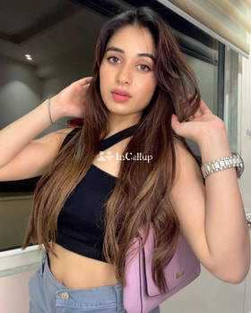 let me introduce kareena kumari twenty year old call girls delightful black eyes and black hair - Call Girls in Peren