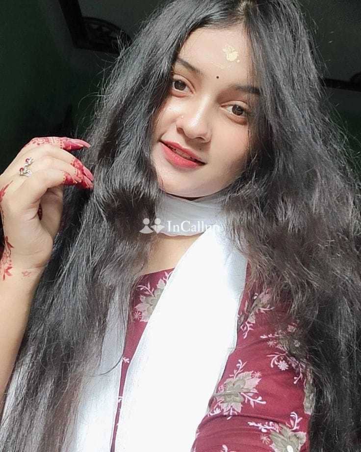 peren escort service luxury auburn hair and brown eyes available now trusted reliable service - Call Girls in Peren