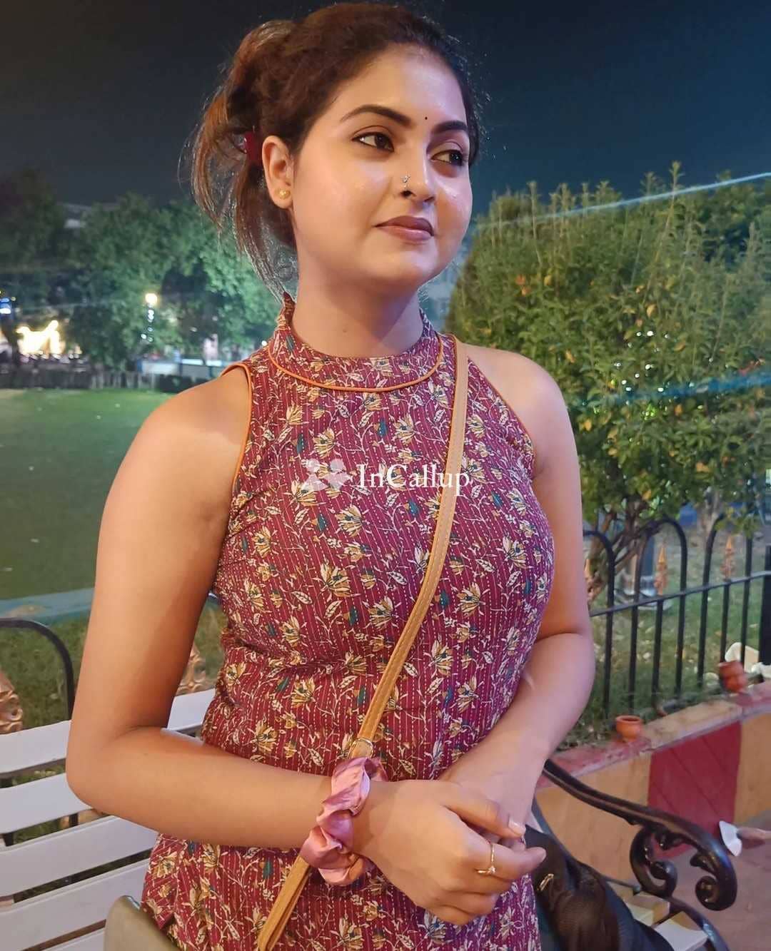 premium escort in prayagraj prayagraj escort service model look with black eyes and black hair - Call Girls in Prayagraj