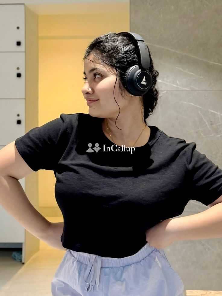 sweet black eyes and black hair available now trusted reliable service - Call Girls in Prayagraj