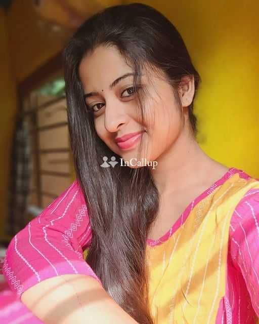 stylish black hair and black eyes available for casual fun available now trusted reliable service - Call Girls in Puducherry