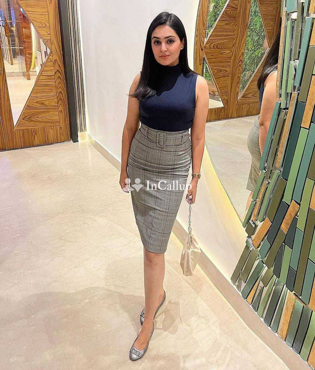 feminine black hair and black eyes known for being attractive available now trusted reliable service - Call Girls in Puducherry