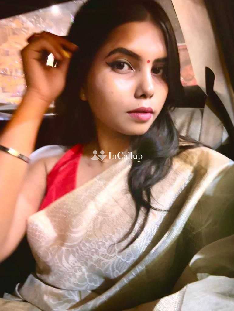 glamorous black hair and black eyes staying in pulwama known for being fascinating - Call Girls in Pulwama