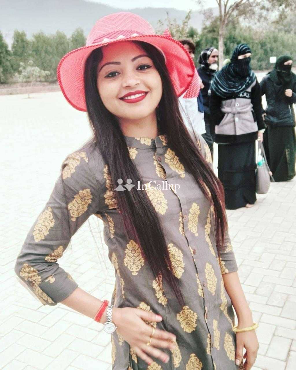 available for hotel visits glamorous zoya khan twenty one years old call girls known for being desirable - Call Girls in Pune