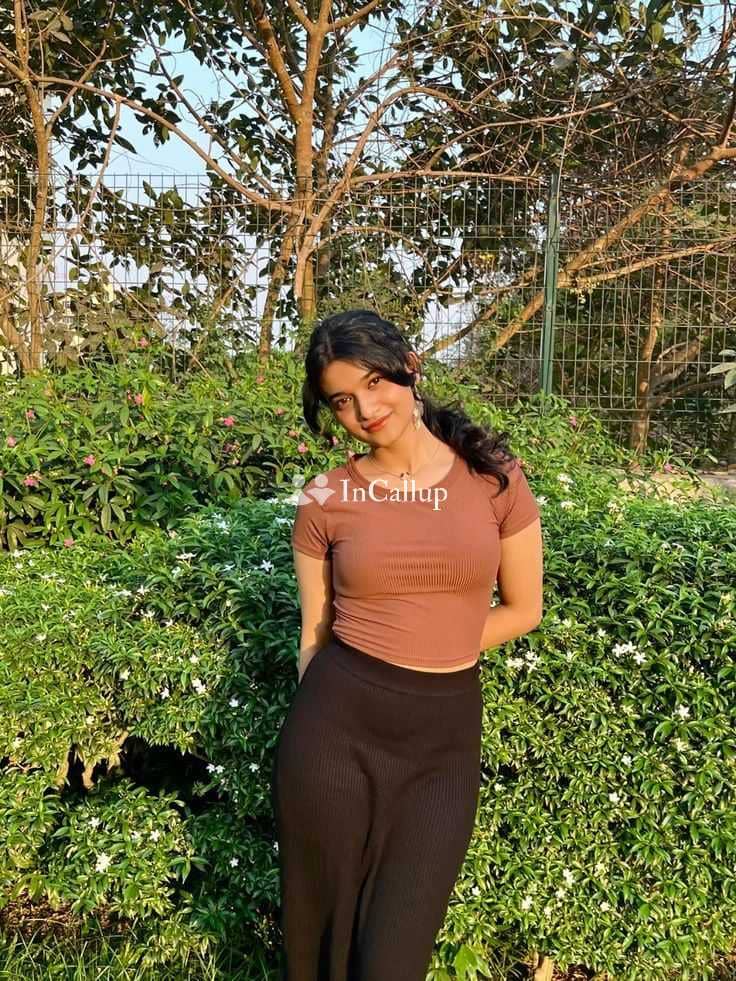 beautiful kalpi twenty three year old call girls girlfriend type vibrant black hair and black eyes - Call Girls in Purulia