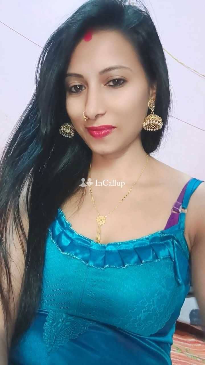 delightful black eyes and brown hair appointment in raiganj known for being classy - Call Girls in Raiganj