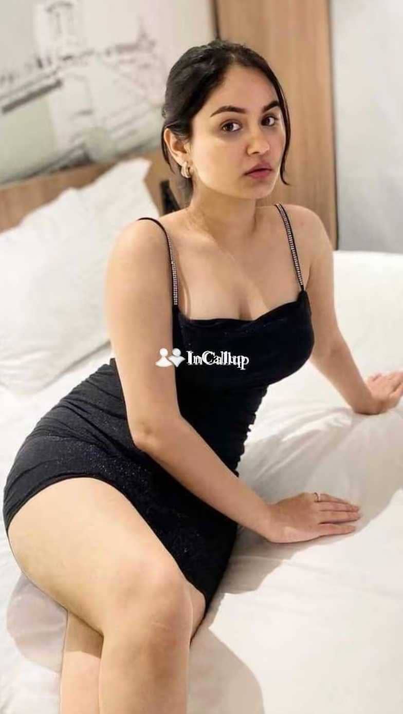 curvy girl in rajkot irresistible long legs and bald eyes available now trusted reliable service - Call Girls in Rajkot