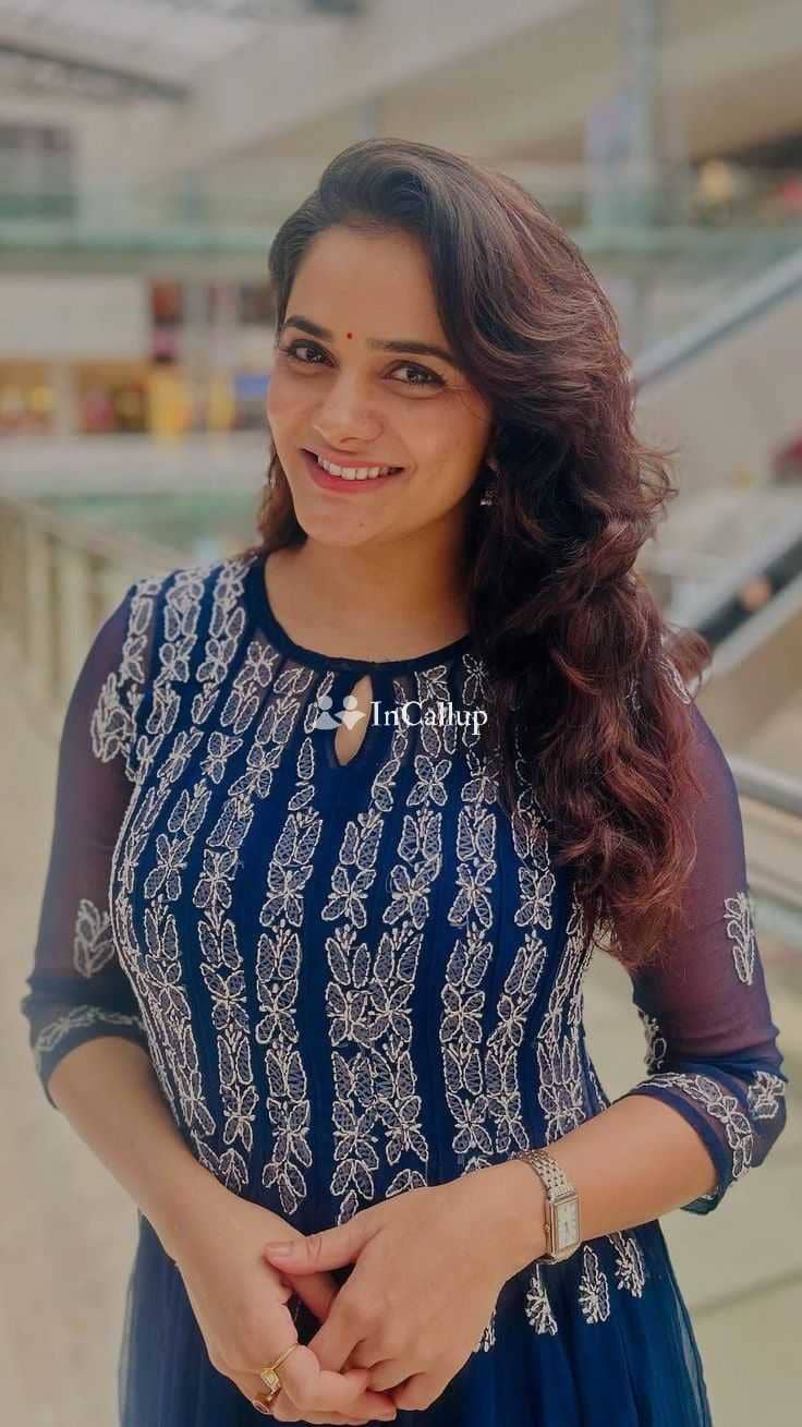 glamorous sweet girlfriend experience body ejaculation threesome videocall 69 position blowjob fisting girl - Call Girls in Rajkot