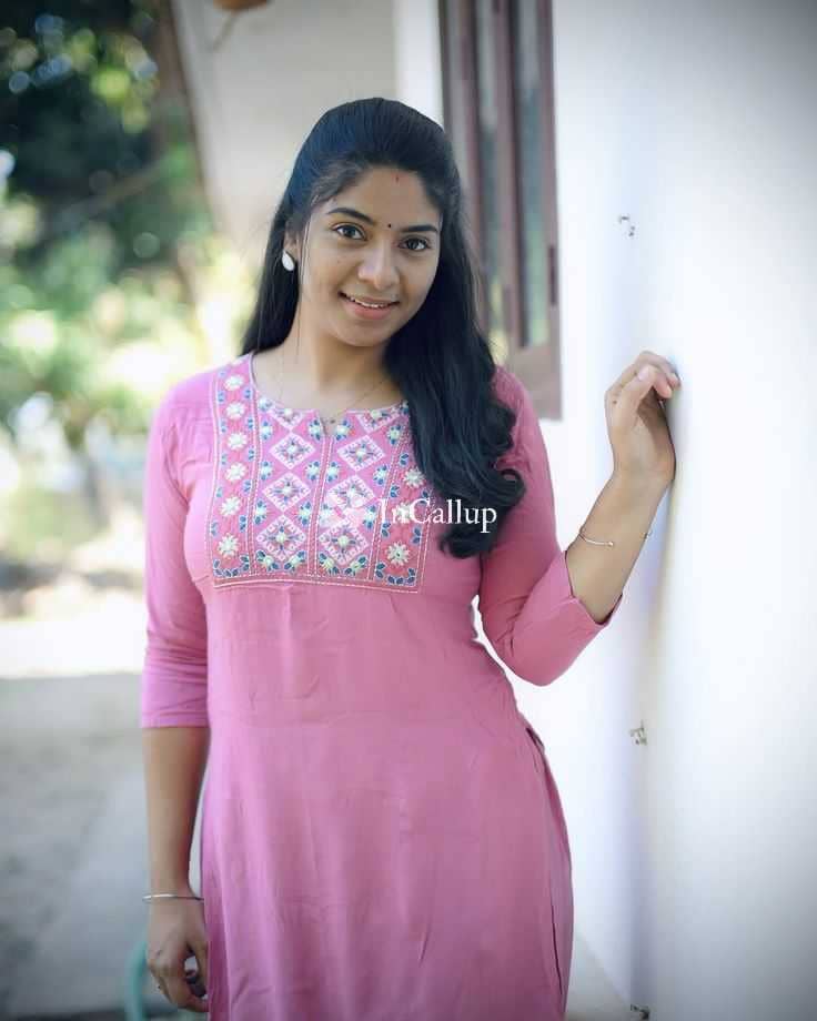 available for girlfriend experience fetish meet me in rajkot petite with brown eyes and blue hair - Call Girls in Rajkot