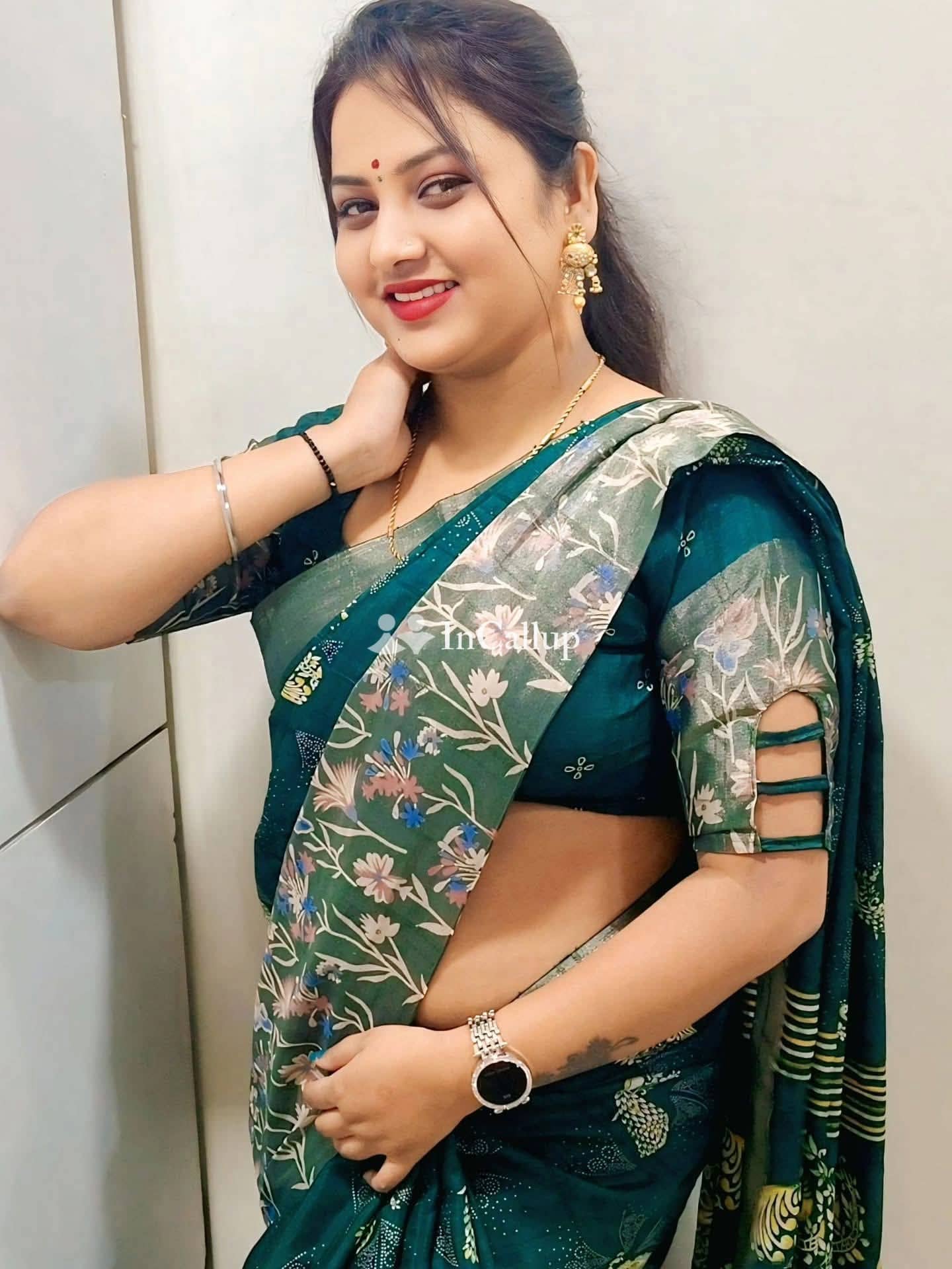 sizzling low price full service escort in rajkot 22 year old redhead with blue eyes ready for fun and adventure - Call Girls in Rajkot