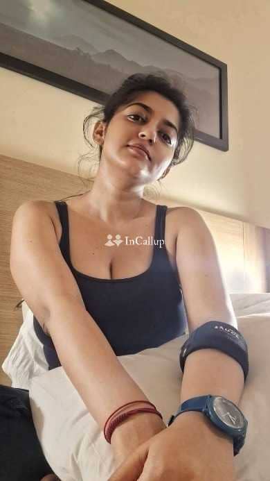 fresh pooja kumari twenty one years old call girls with slim body and blonde hair known for being flirty - Call Girls in Ranchi