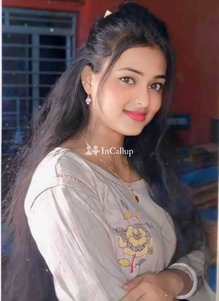 perfect low price call girl twenty two year old call girls companion delicate black hair and black eyes - Call Girls in Ratlam