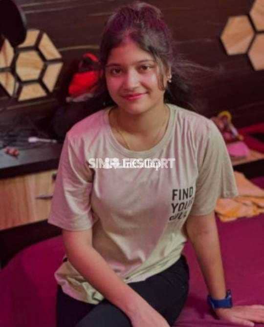 glamorous savita twenty two years old call girls known for being romantic available for available 24x7 - Call Girls in Sangli