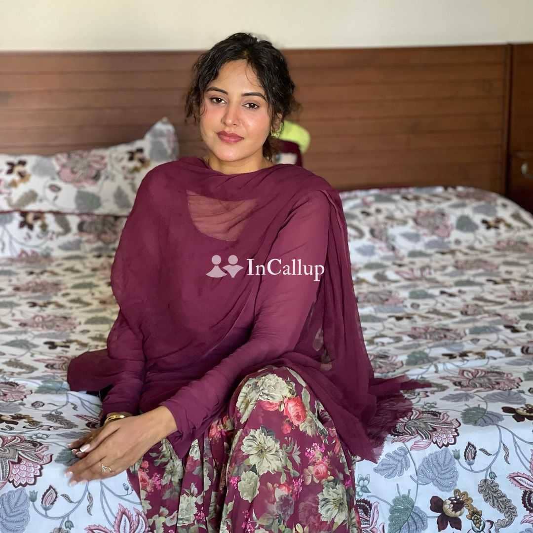 known for being wild available for party companion playful date in sangli adorable black eyes and brown hair - Call Girls in Sangli