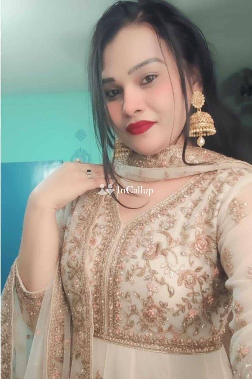 meet only sil pack girl a charming twenty one year old call girls available for both incall and outcall - Call Girls in Sasaram