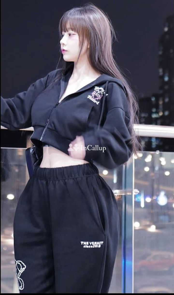 mature siya twenty three year old call girls attractive black body and black eyes hot companion in shivpuri - Call Girls in Shivpuri