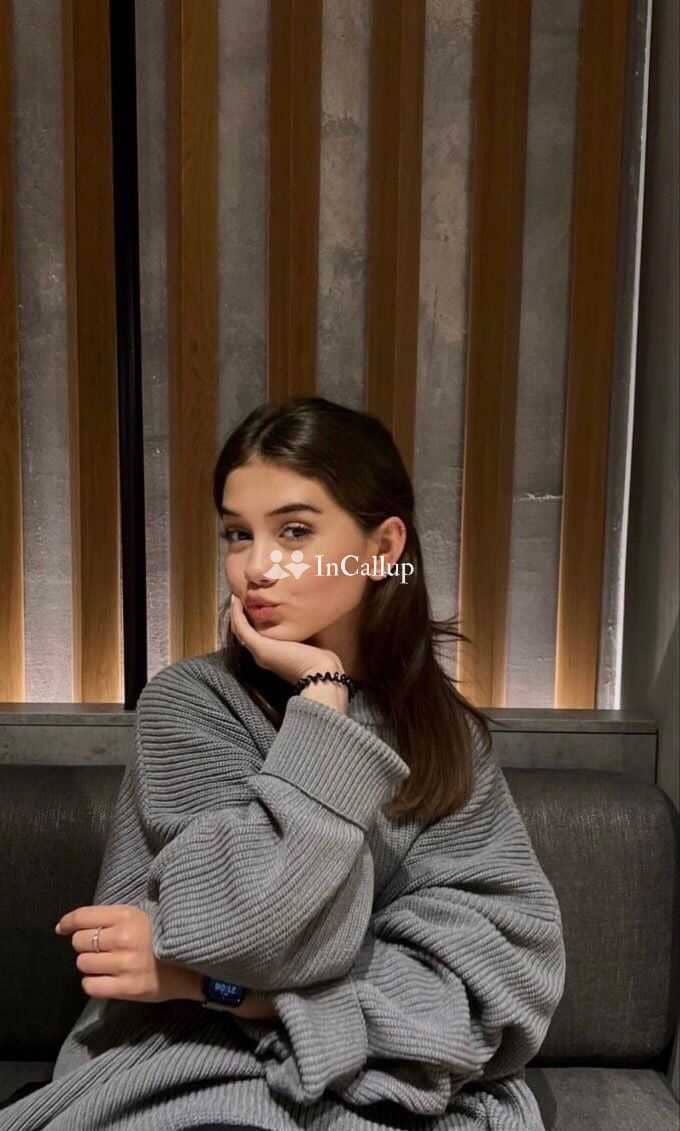 i am khushi offering twenty one year old call girls experience alluring perfect black hair and black eyes - Call Girls in Shivpuri